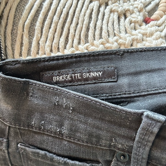 Raw hem distressed skinny jeans - Picture 3 of 3